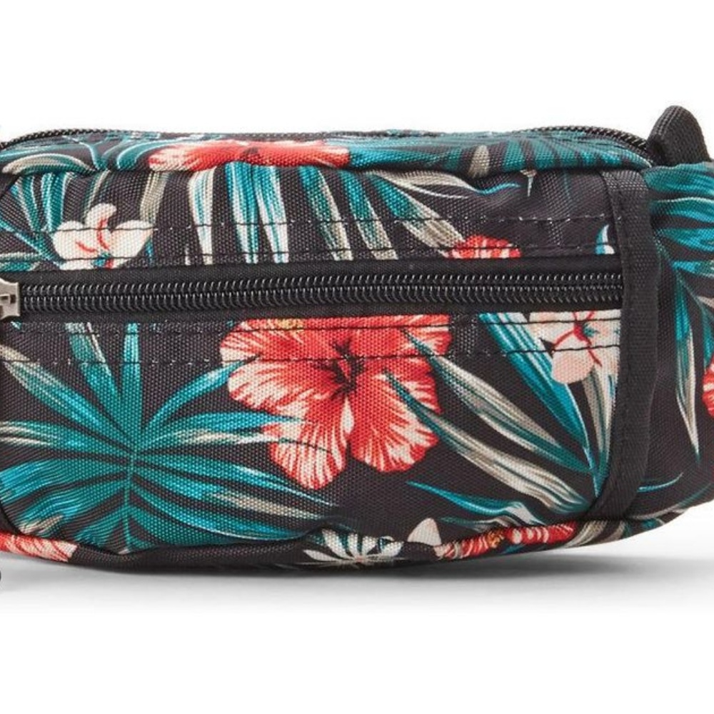 Steven Madden Floral Fanny pack. **Brand New**